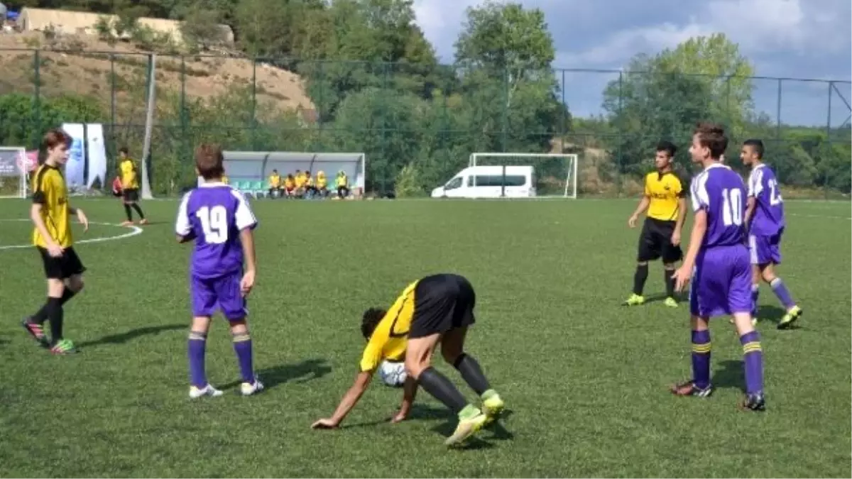 Zonguldak\'ta Şehit Ömer Halisdemir Adına Futbol Turnuvası