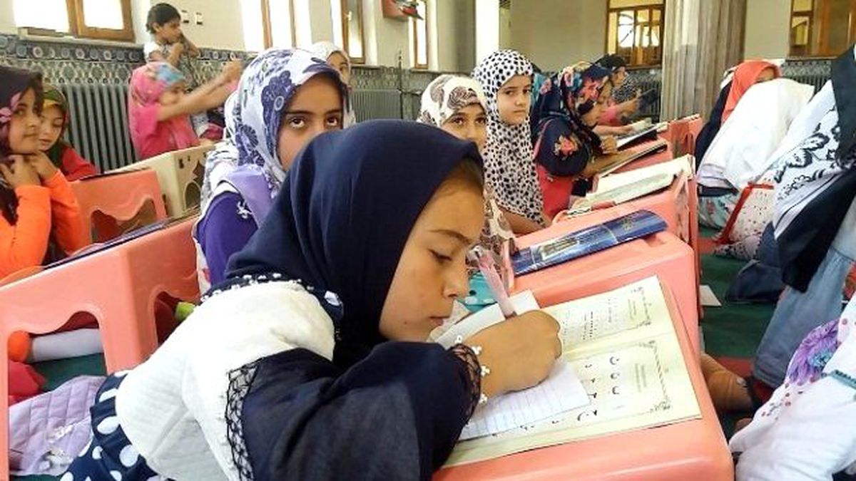 Diyarbakır\'da 180 Bin Çocuk "Kur\'an-ı Gönlüne Yaz"Dı