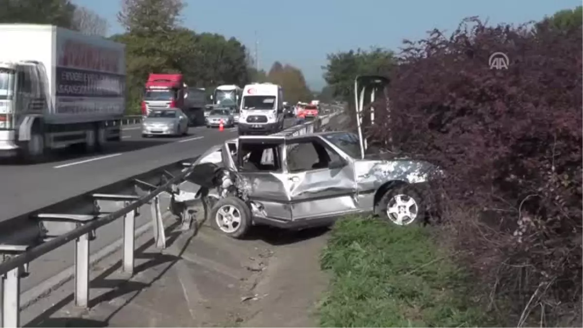 Tem Otoyolu\'nda Trafik Kazası: 4 Yaralı