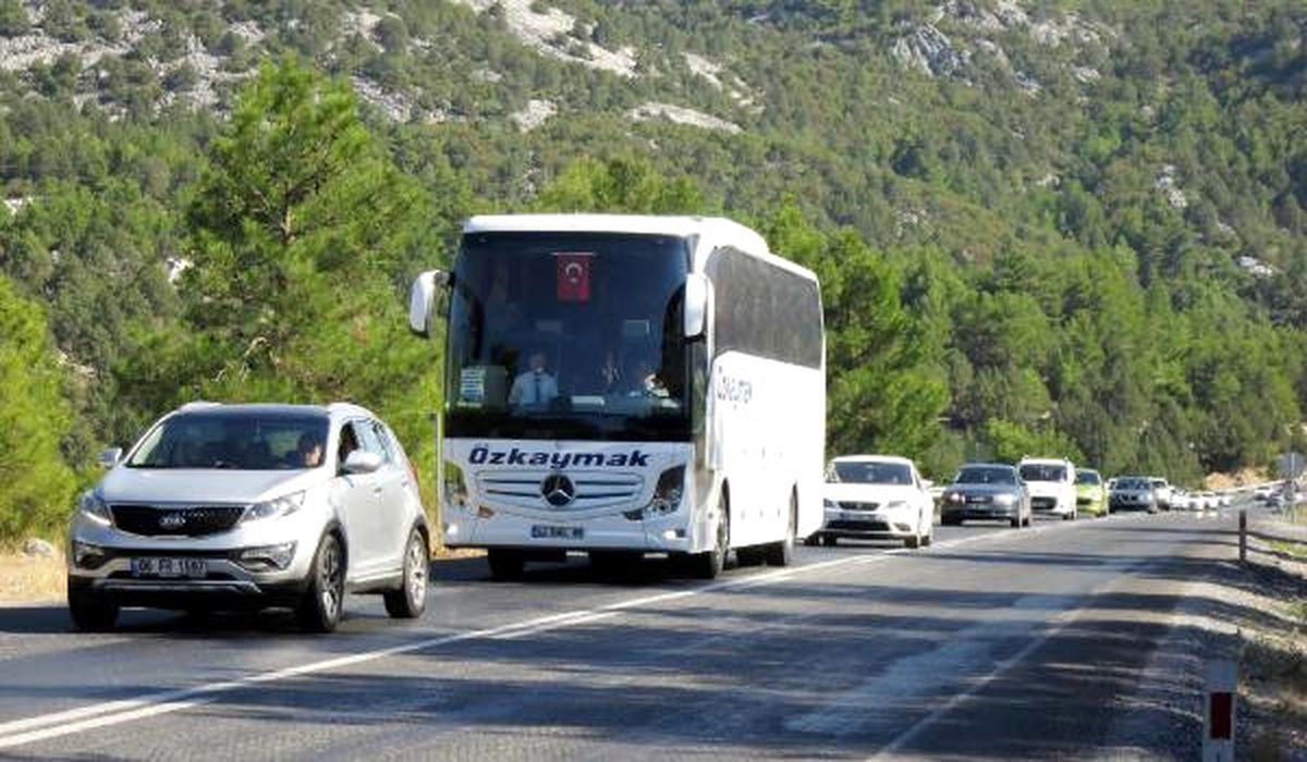 Antalya- Konya Karayolunda Bayram Yoğunluğu