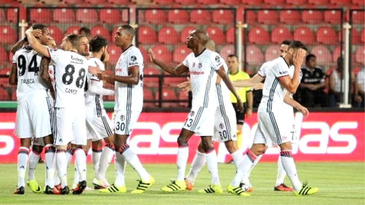 Beşiktaş Tarihinde İlk Kez Deplasmanda Akhisar Belediyespor\'u 2-0 Yendi