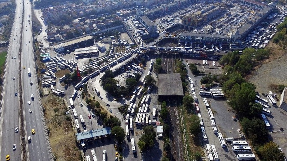 Büyük İstanbul Otogarı\'ndaki Dönüş Trafiği Havadan Görüntülendi