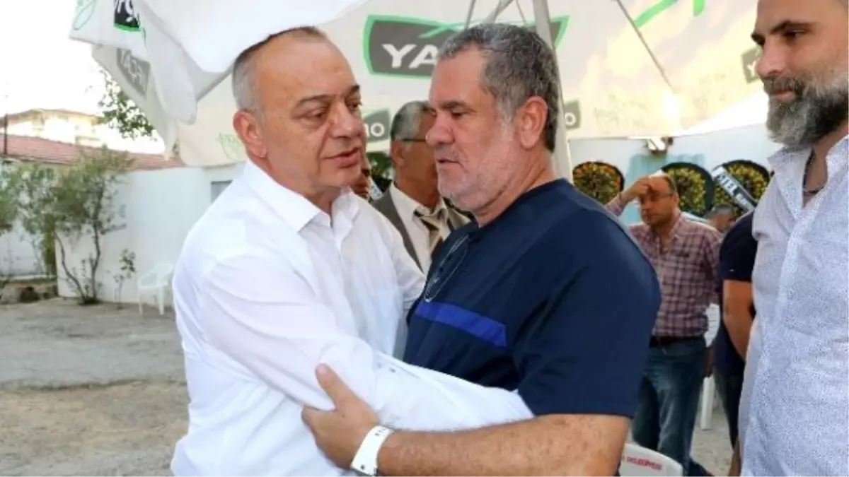 Derince Galibiyetini Başkan Ergün\'e Hediye Ettiler