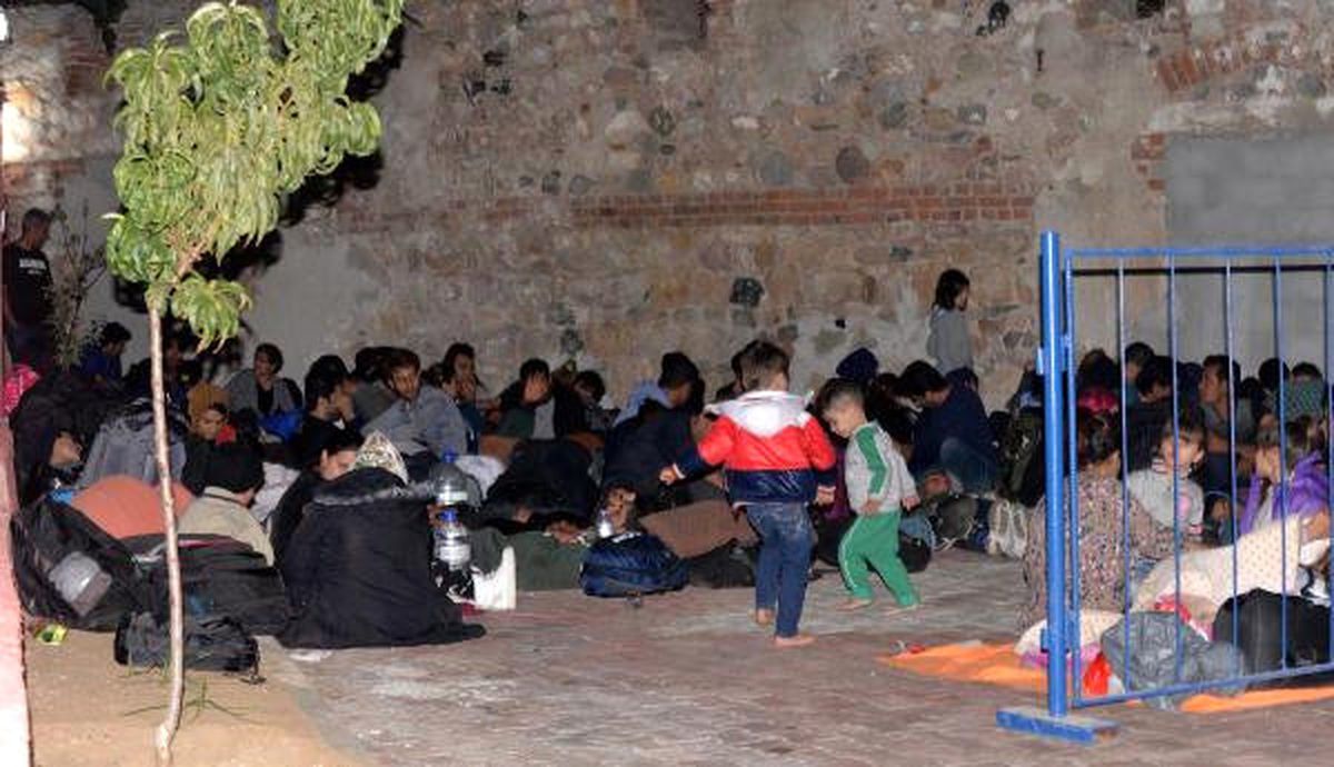 İtalya'ya Kaçmayı Planlayan 160 Kaçağı Jandarma Yakaladı