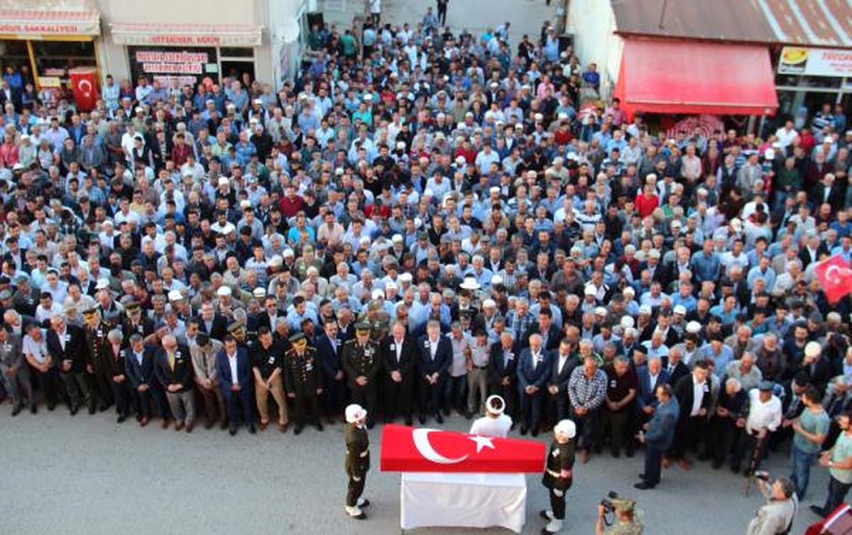 Şehit Uzman Çavuş Adem Çelik, Sivas'ta Toprağa Verildi (2)