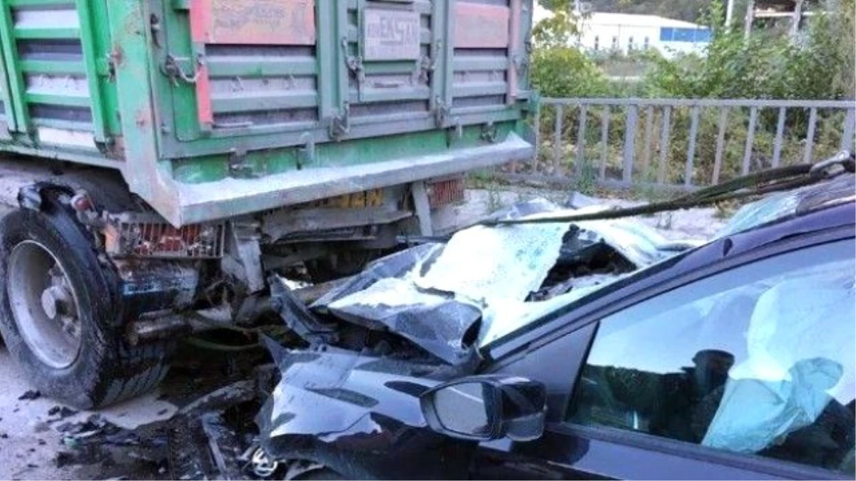 Trabzon\'da Trafik Kazası: 2 Ölü, 2 Yaralı