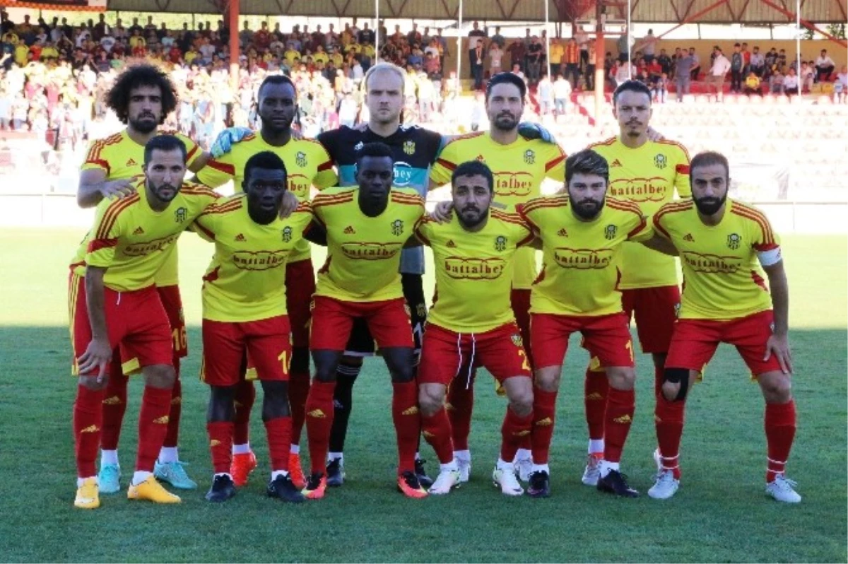 Yeni Malatyasporlu Futbolcular Galibiyeti Değerlendirdi