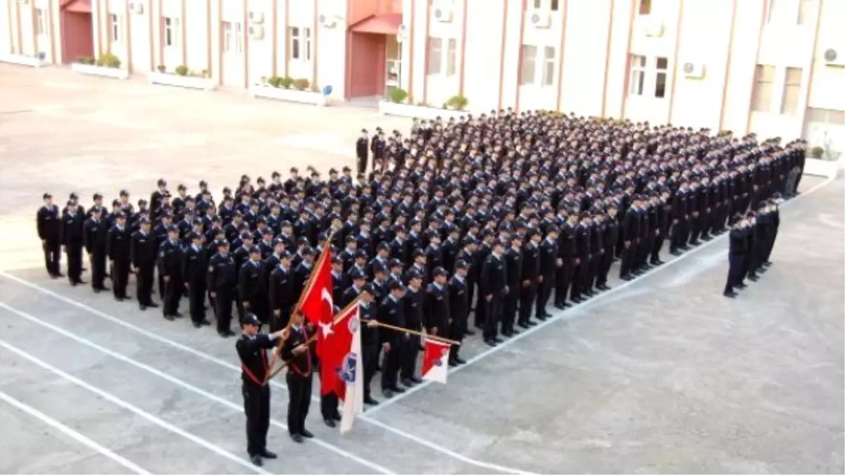 19 Mayıs Polis Meslek Yüksek Okulu\'nda 16. Dönem Eğitimi Başladı