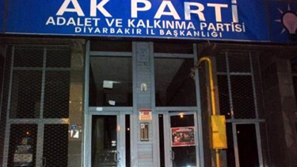 AK Parti: "Eğitim Bizim İçin Vazgeçilmezlerin Başında Yer Alıyor"