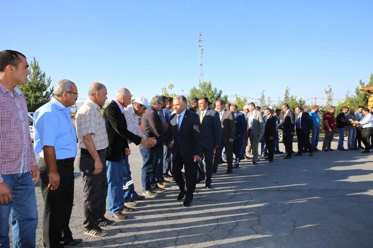 Başkan Memduh Büyükkılıç, Belediye Çalışanlarının Geçmiş Bayramlarını Kutladı