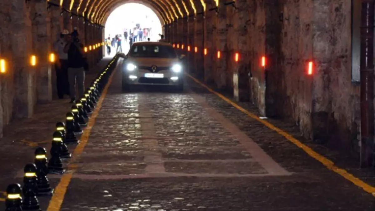 Beylerbeyi Sarayı Tüneli Trafiğe Açıldı