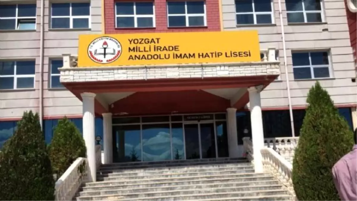 Fetö\'nün Okulu İmam Hatip Lisesi Oldu