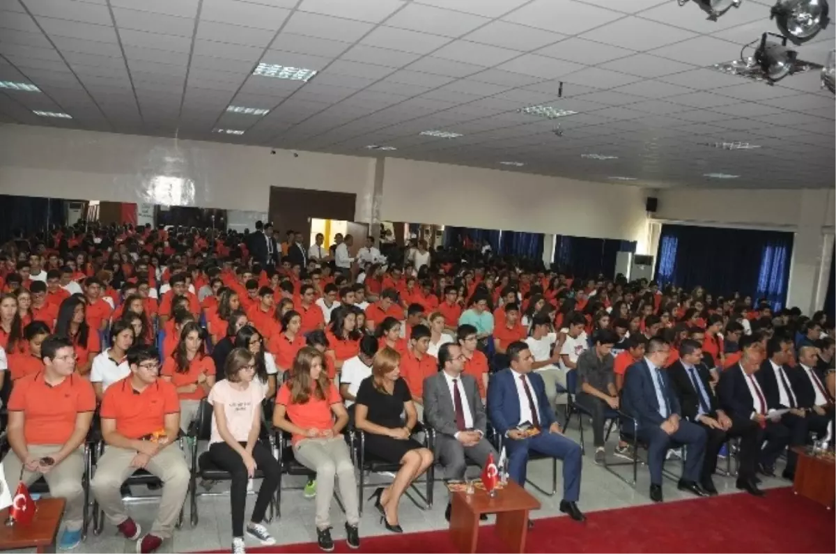 Gaziantep Kolej Vakfında İlk Ders Demokrasi ve 15 Temmuz Şehitleri