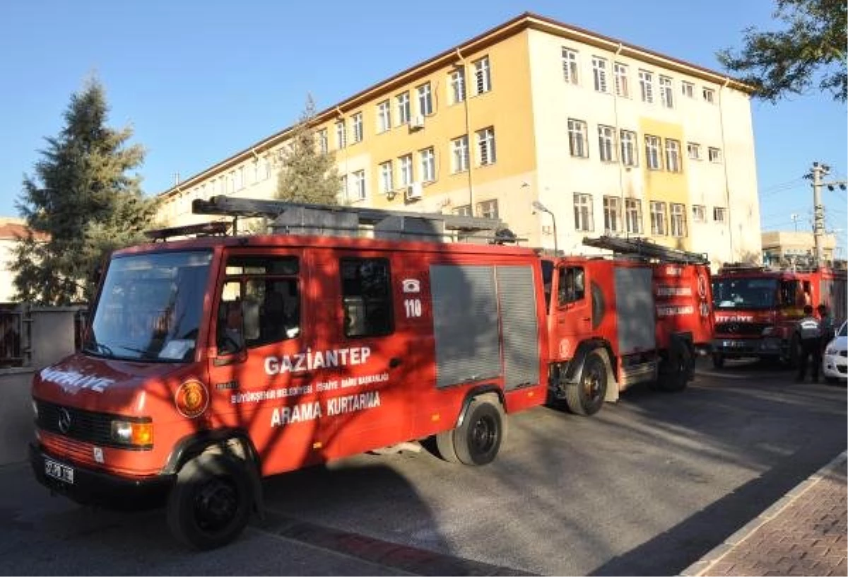 Gaziantep\'te Okula Molotof Kokteylli Saldırı (2)