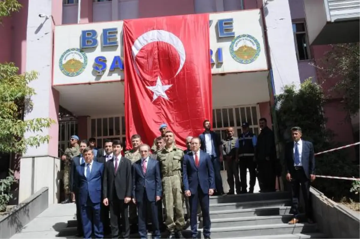 Hakkari Belediyesi\'ne Kayyum Olarak Atanan Epcim\'e İlk Ziyaret