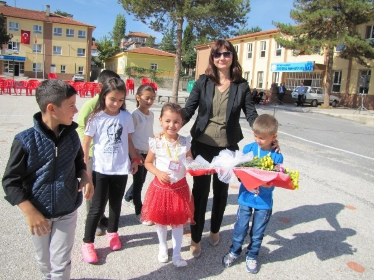Hisarcık\'ta İlköğretim Haftası Kutlamaları