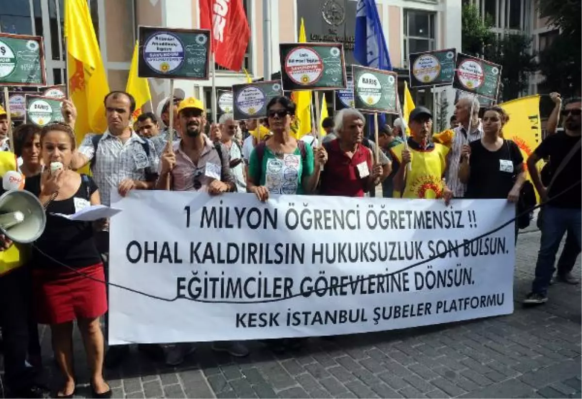 İstanbul İl Milli Eğitim Müdürlüğü Önünde Eylem