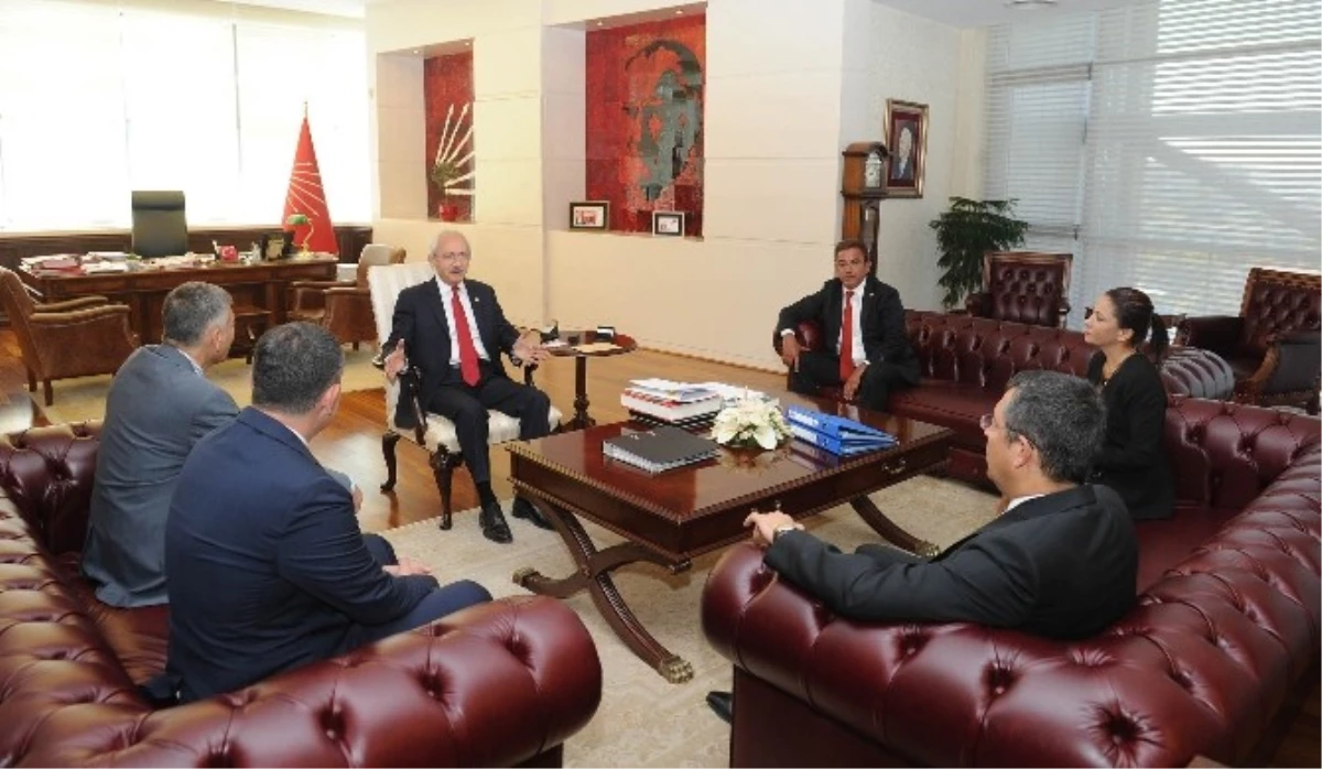 Kılıçdaroğlu, Türk Eczacıları Birliği Yönetimini Kabul Etti