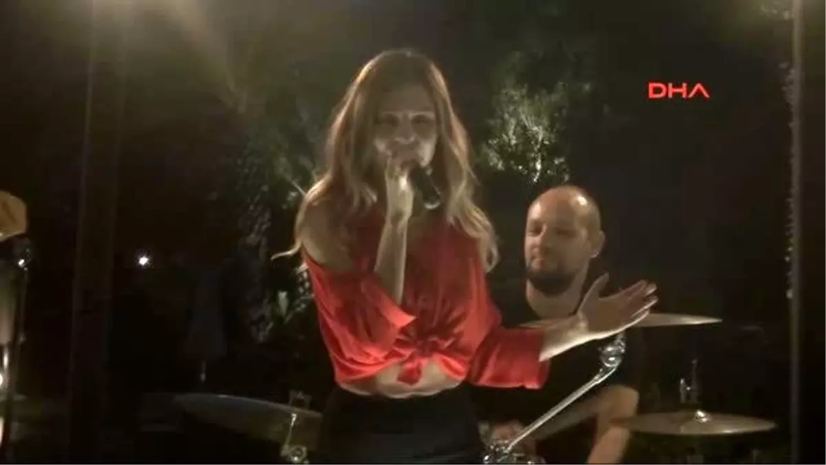 Muğla Bodrumlu Gülsen Sahne Performansıyla Beğenildi