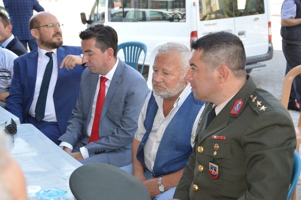 Niksar Protokolü Şehit Ailesini Ziyaret Etti
