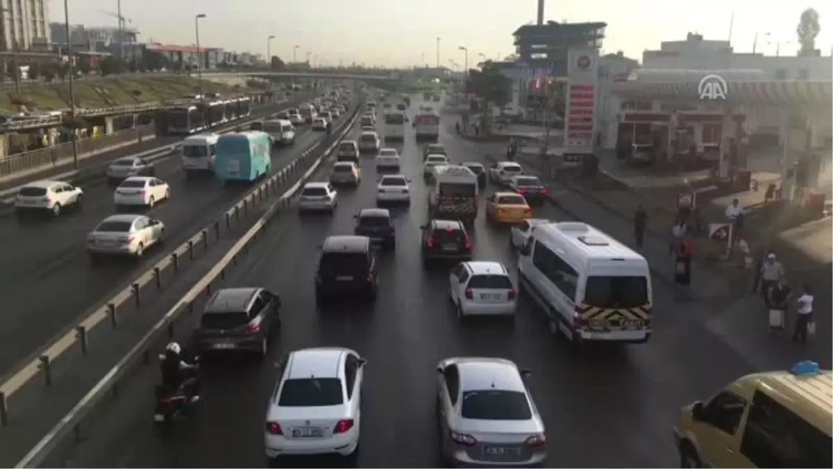 Okullarda "15 Temmuz" Şehitleri İçin Saygı Duruşu