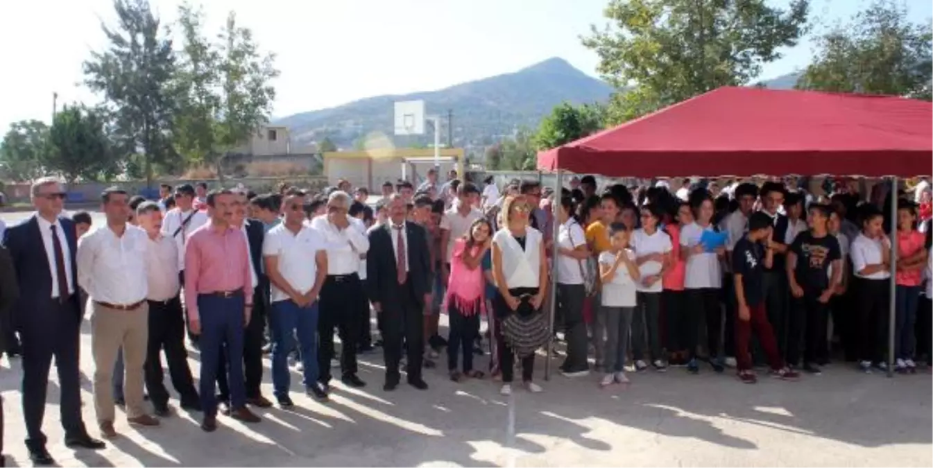 Protokol Güneşe Çıktı, Öğrenciler Oturdu