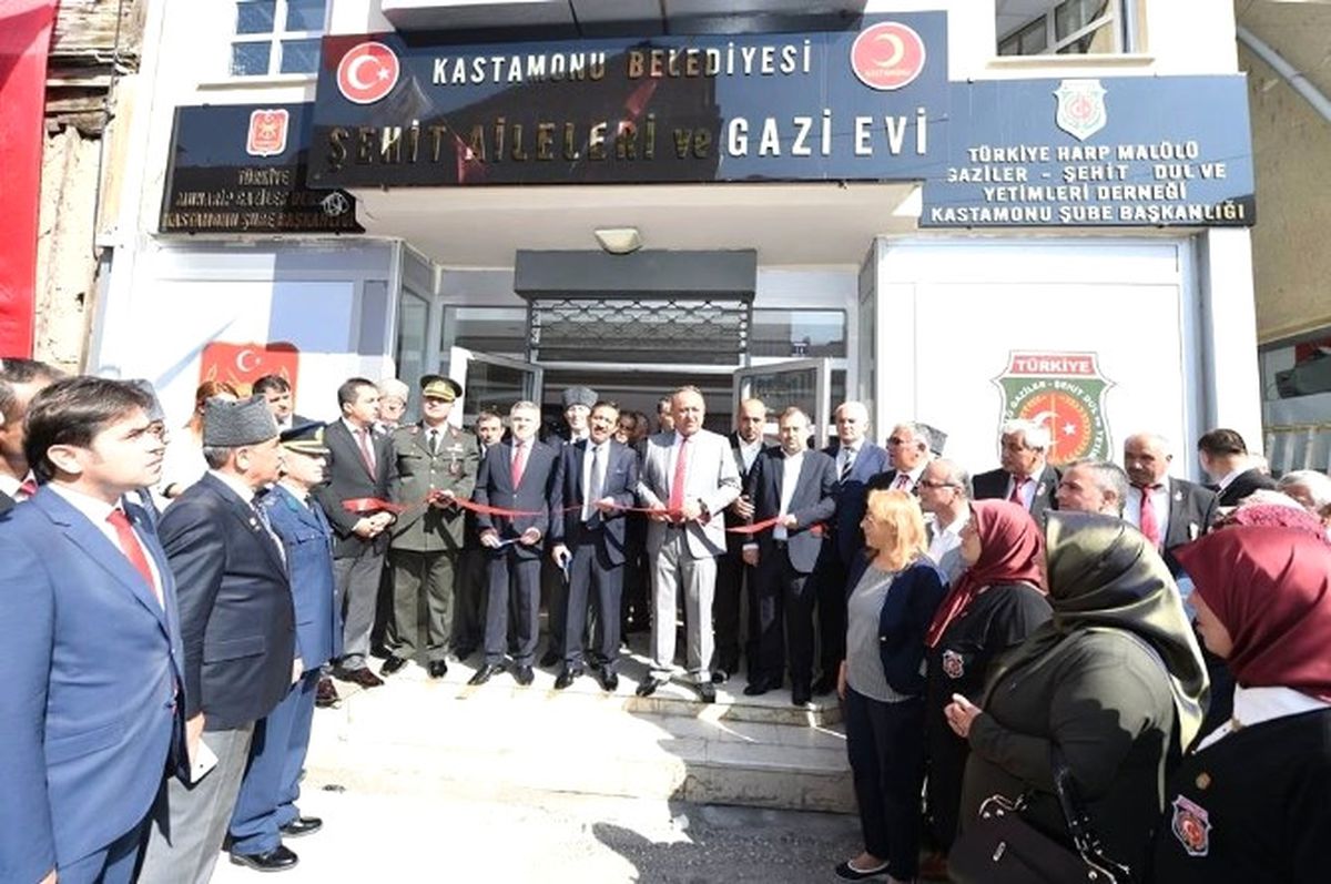Şehit Aileleri ve Gaziler Evi Açıldı