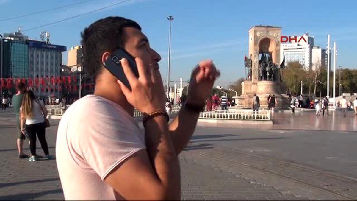 Taksim Meydanı\'nda Kuş Kurtarma Operasyonu
