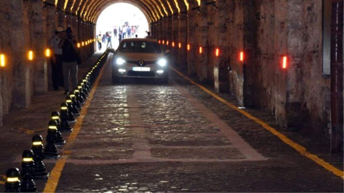 Tarihi Tünel Açılışıyla Trafiğin Rahatlaması Bekleniyor