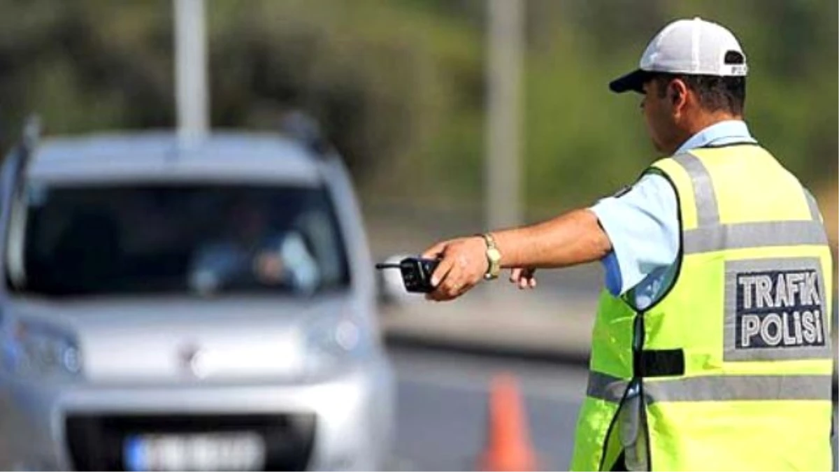 Trafik Polisine Rüşvet Vermekten Gözaltına Alındı