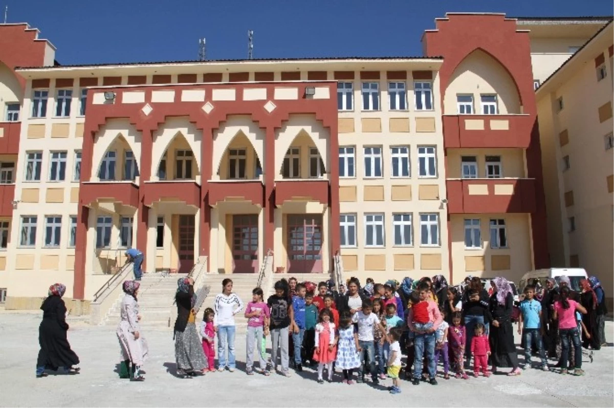 Yozgat\'ta Okul Eğitime Açılmayınca Öğrenciler Okullarına Gidemedi