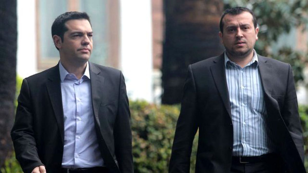 Yunanistan Devlet Bakanı Pappas\'ı Takip Eden İki Gazeteci Gözaltında