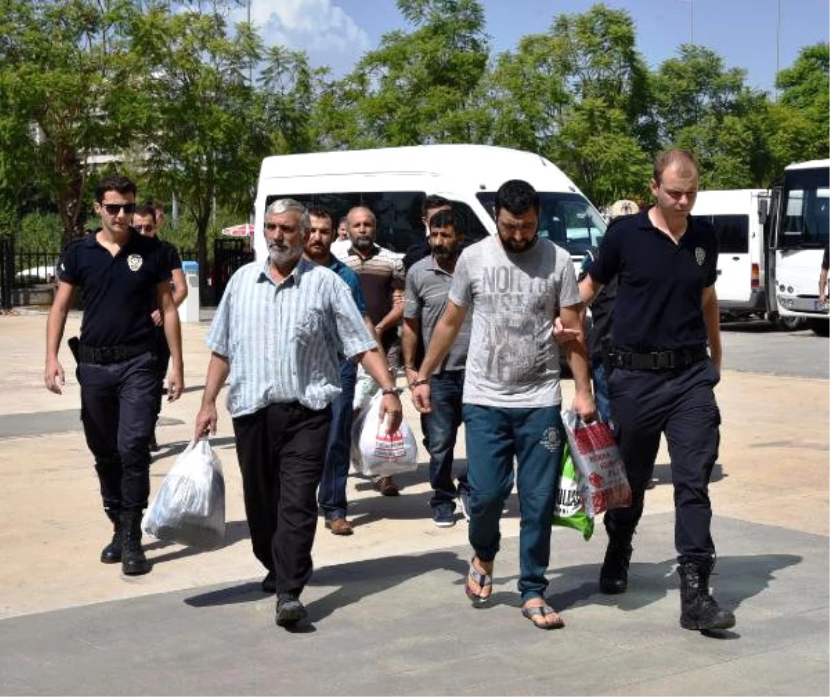 Antalya\'da Işid ve Pkk/kck\'dan 12 Tutuklama