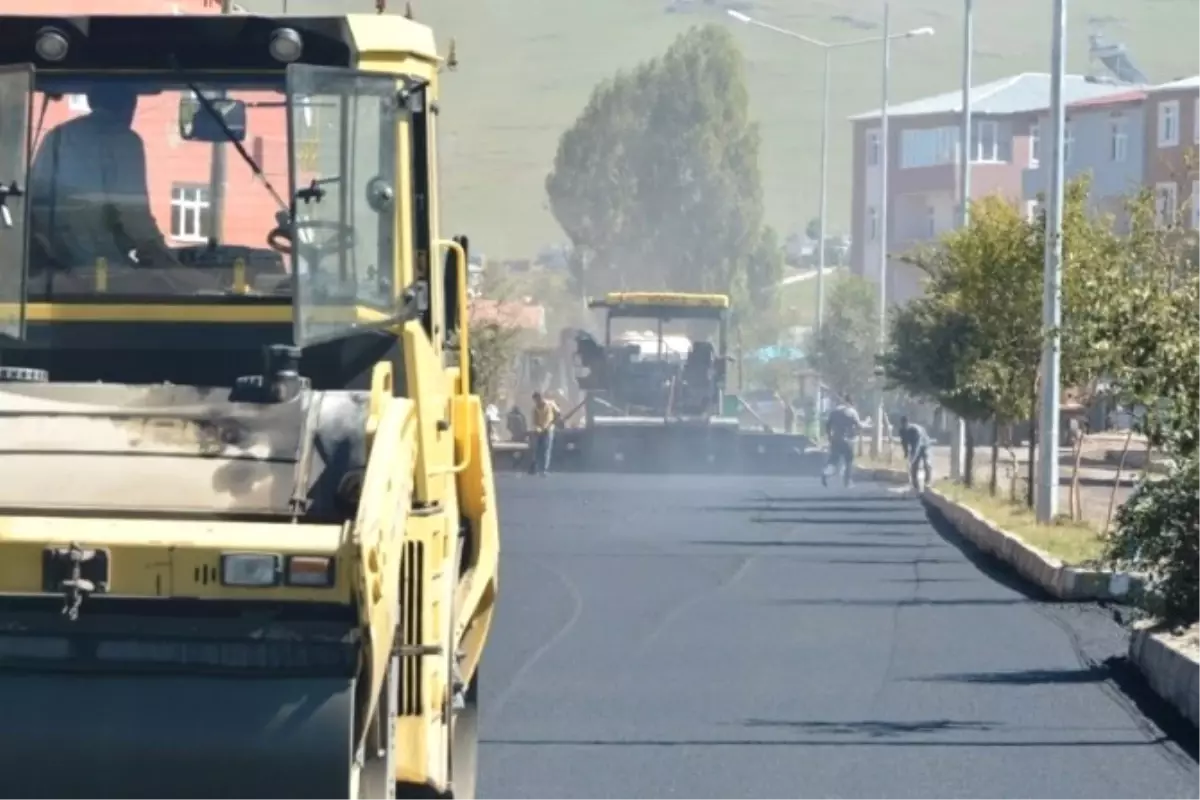 Başkan Köksoy, Asfalt Çalışmalarını Yerinde İnceledi