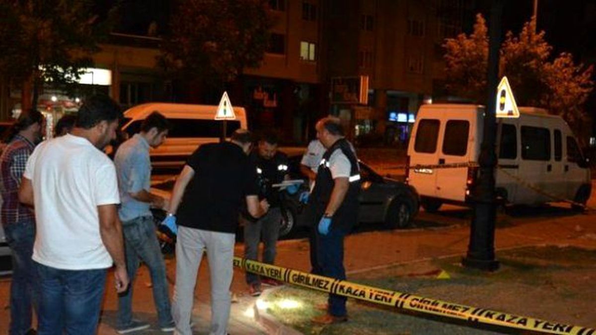 Bursa\'da Çay Bahçesinde Silahlı Kavga