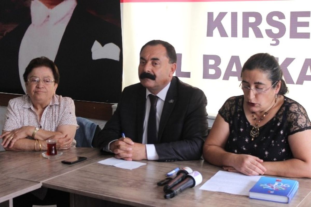 CHP Kadın Kollarından Kadına Şiddete Kınama