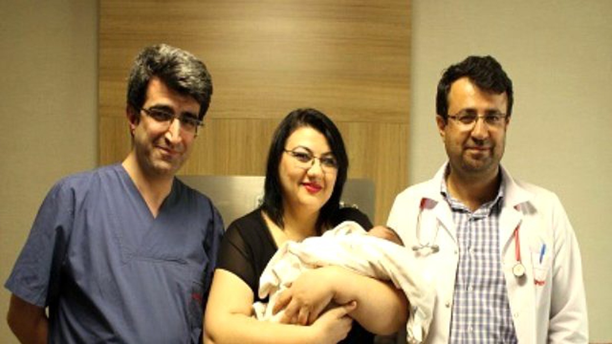 Çınar Bebek 90 Günlük Yaşam Savaşını Kazanarak Ailesine Kavuştu