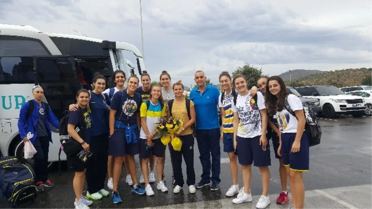 Fenerbahçe\'nin Kadın Sporcuları Bodrum\'da