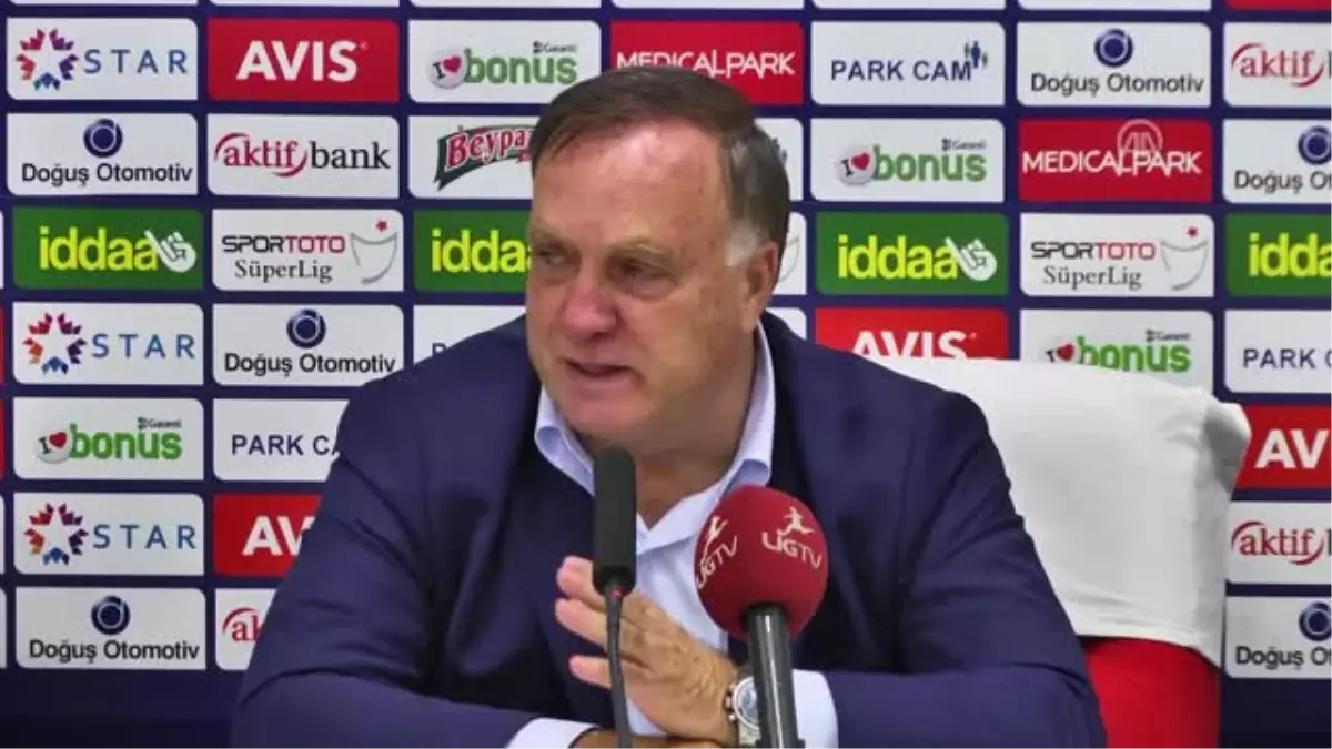 Fenerbahçe Teknik Direktörü Advocaat (1)