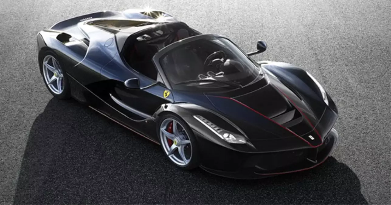 Ferrari Laferrari Aperta 2016 Paris Motor Show\'da