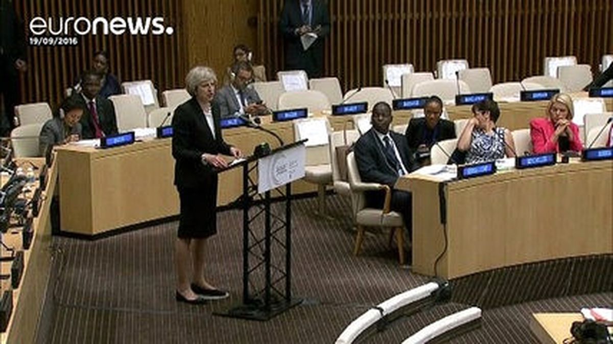 İngiltere Başbakanı Theresa May Brexit Sonrası İkna Görüşmeleri Yapıyor
