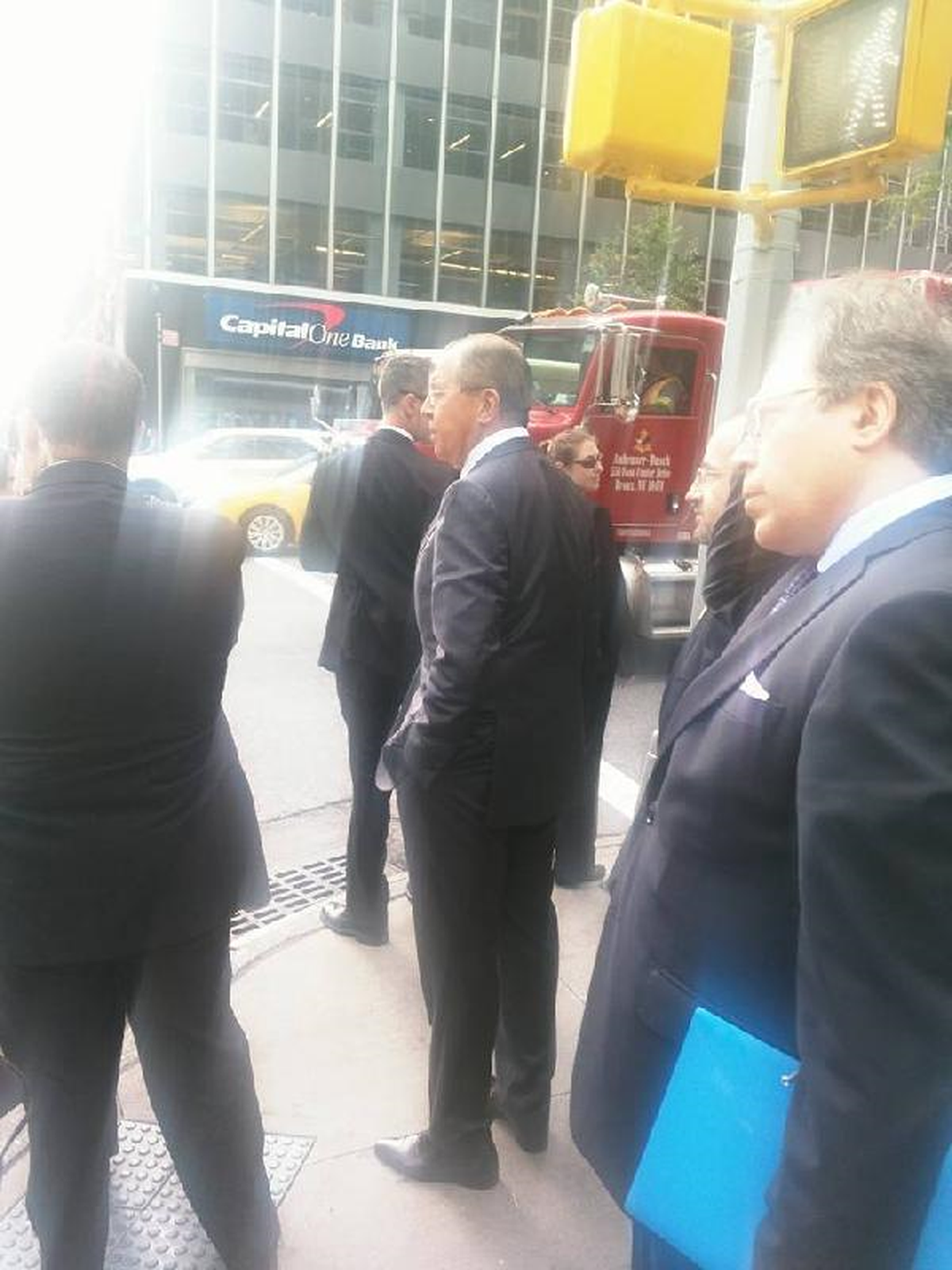 Lavrov, Obama İçin Yol Kapatılınca BM Genel Kurul Toplantısına Yürüyerek Gitti