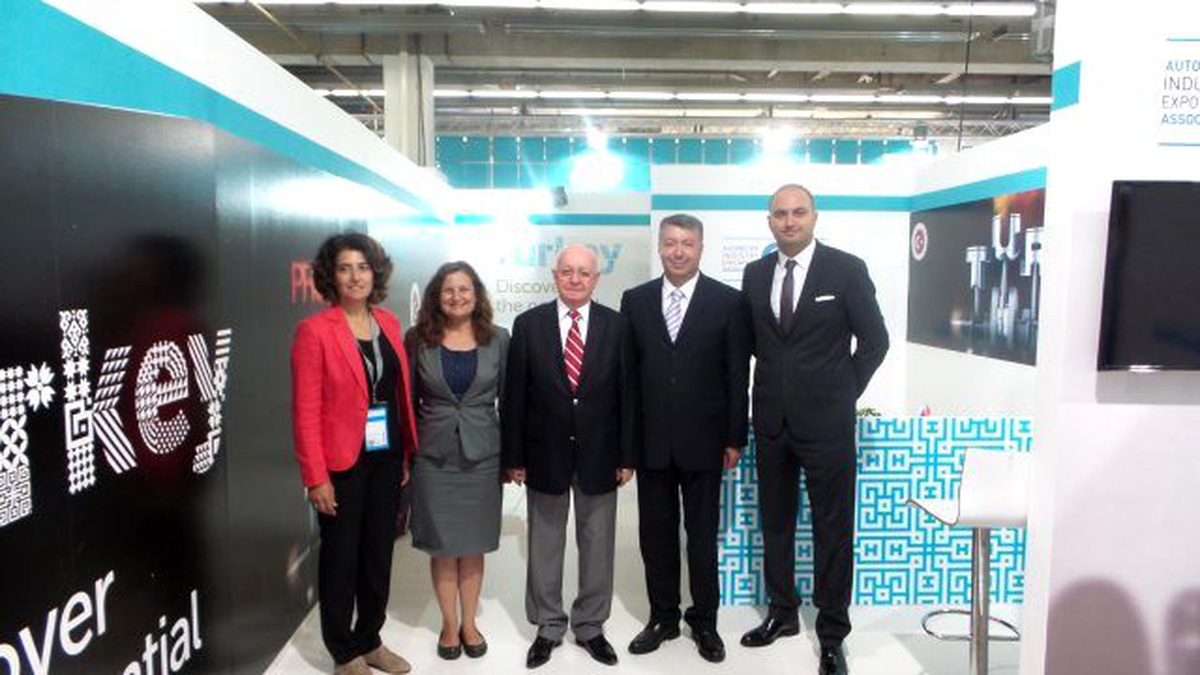 Türk otomotiv firmaları, Almanya\'da 76 ülke ile buluştu