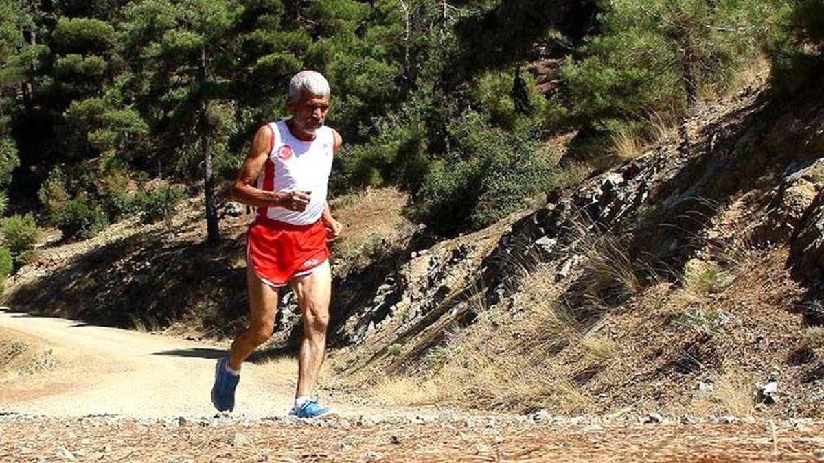 76 Yaşında Ama Koşmadan Duramıyor