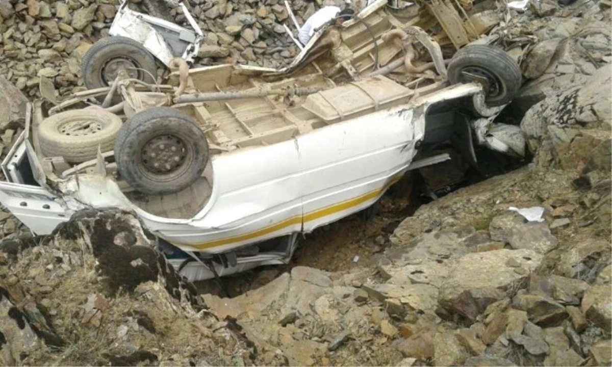 Bingöl\'de Trafik Kazası: 4 Ölü, 12 Yaralı