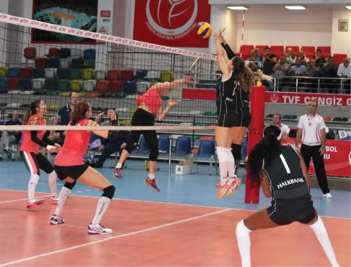 Bursa Büyükşehir Belediyespor- Halkbank : 3-1