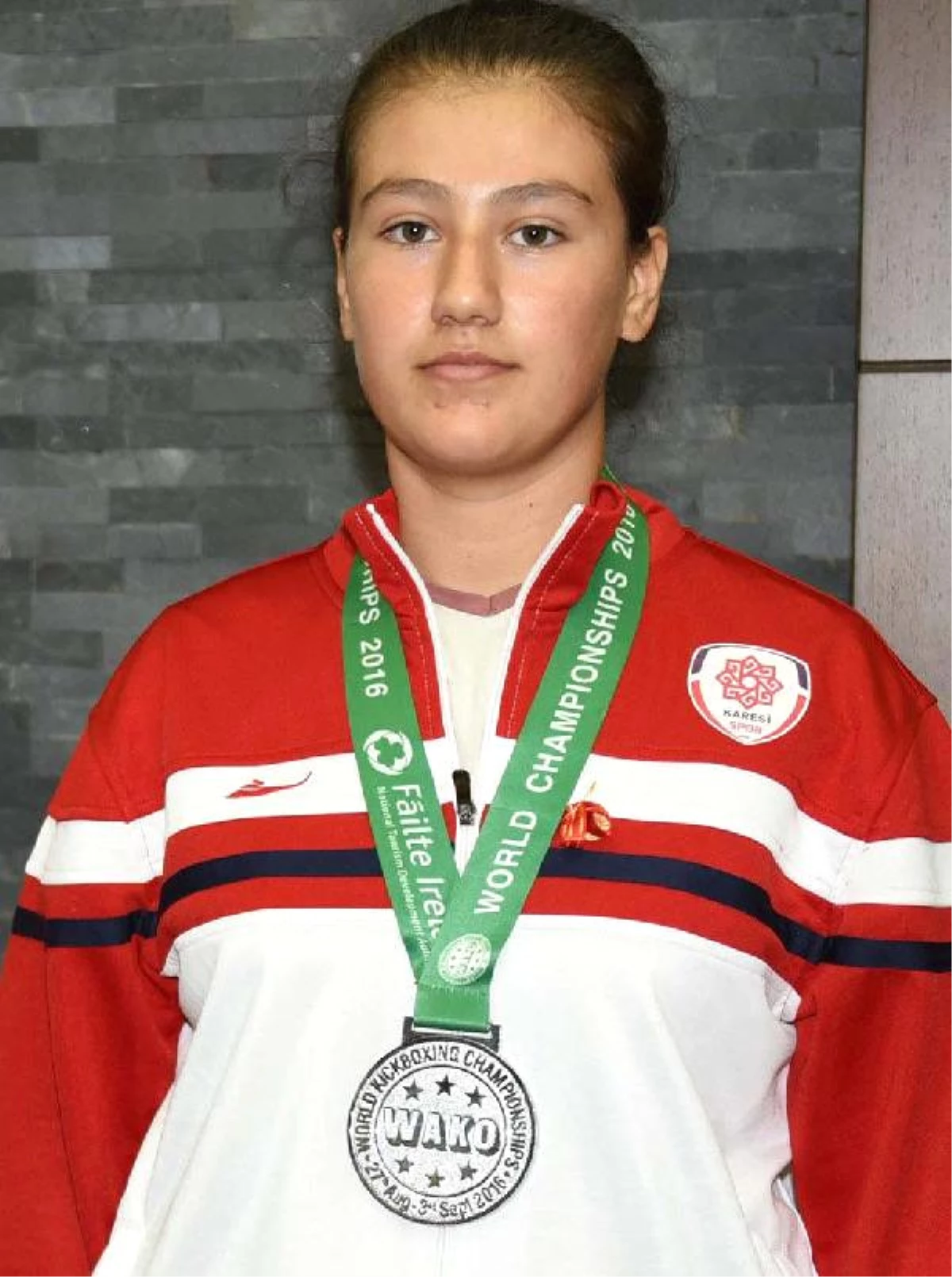 Dünya Gençler Kick Boks Şampiyonası\'nda Melek Gümüş Madalya Kazandı