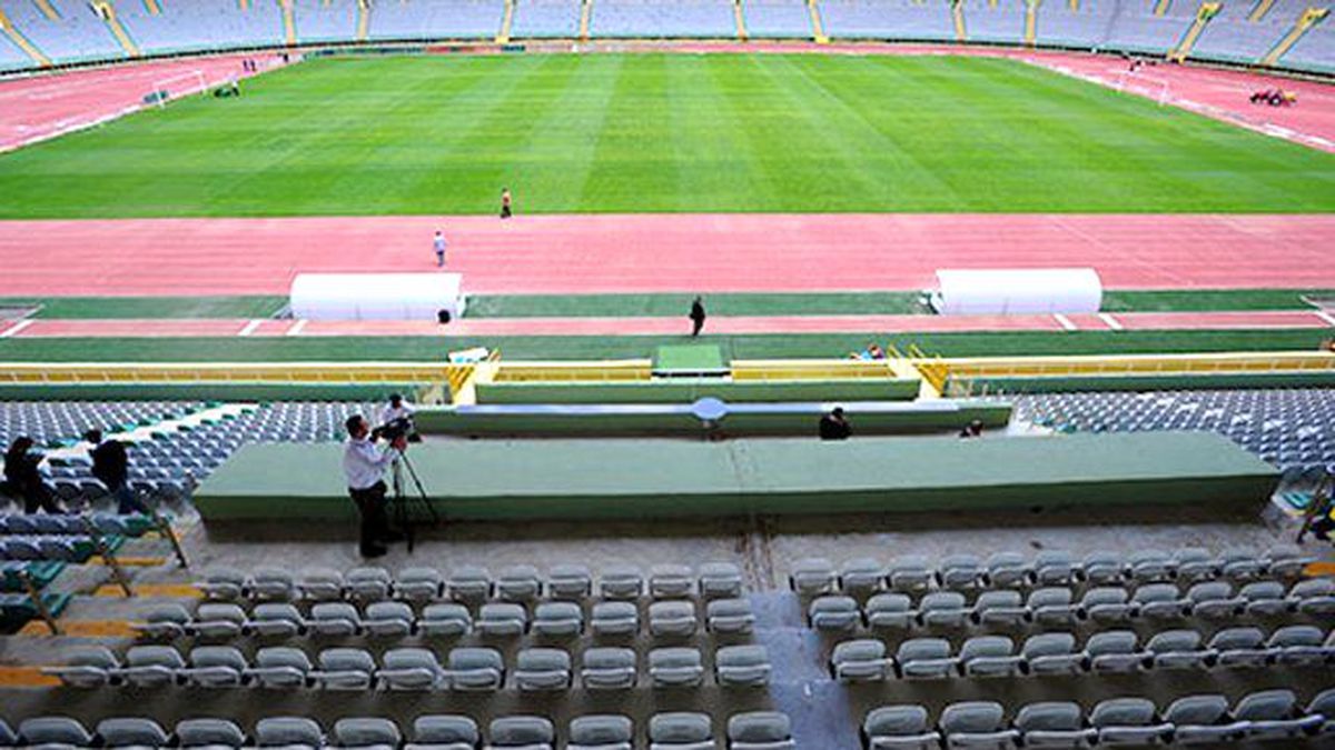 GAP Arena Stadı\'ndaki Çimler Kurudu