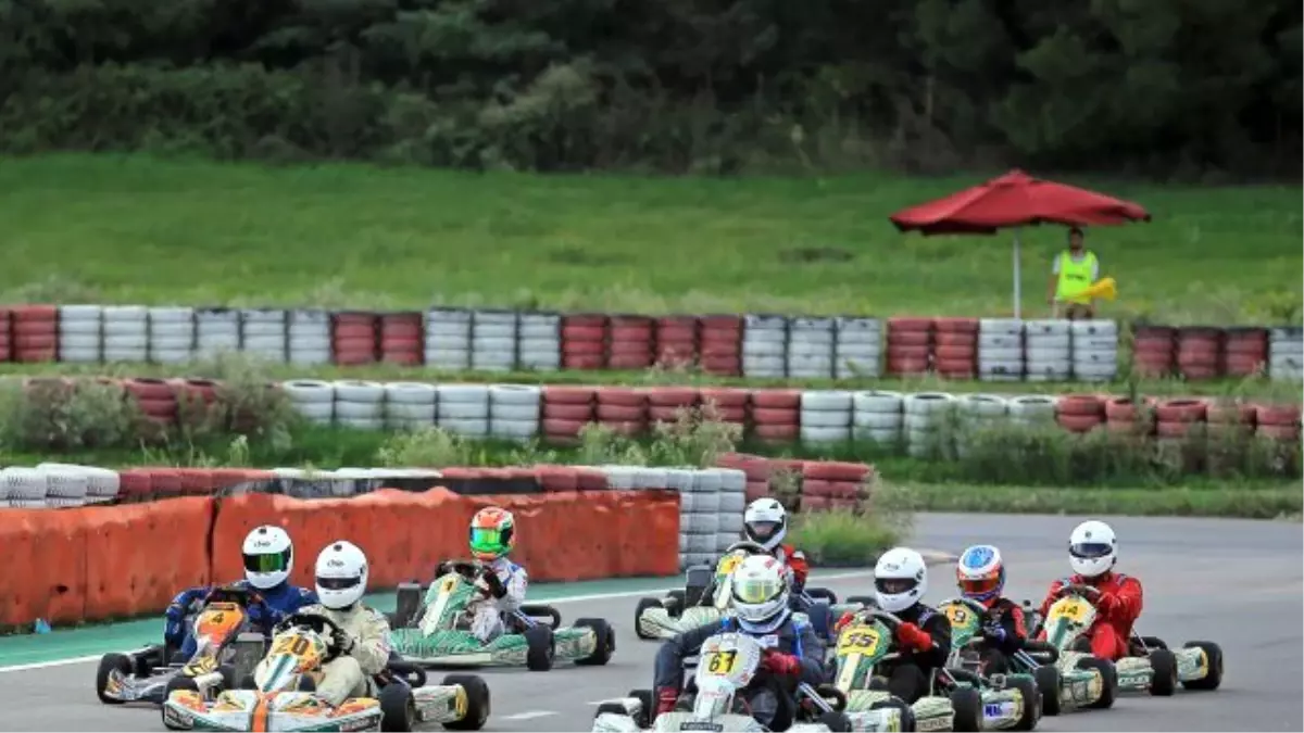 Karting Mücadelesi Körfeze Taşınıyor