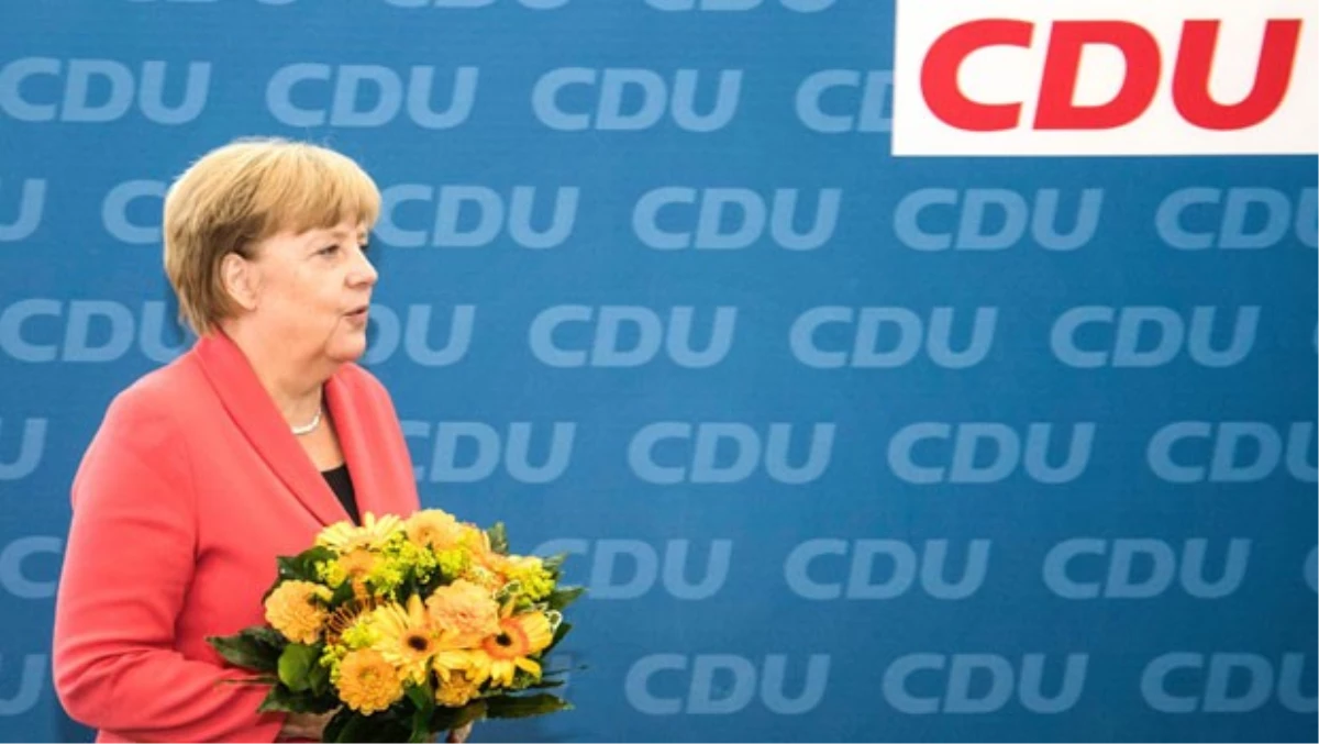 Merkel Beş Seçim Yenilgisinden Sonra Başbakanlığa Yine Aday Olacak Mı?